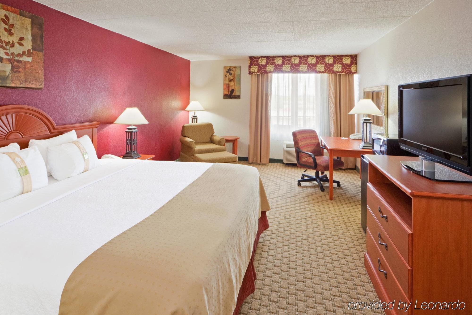 Holiday Inn Express Aberdeen-Chesapeake House By Ihg Room photo