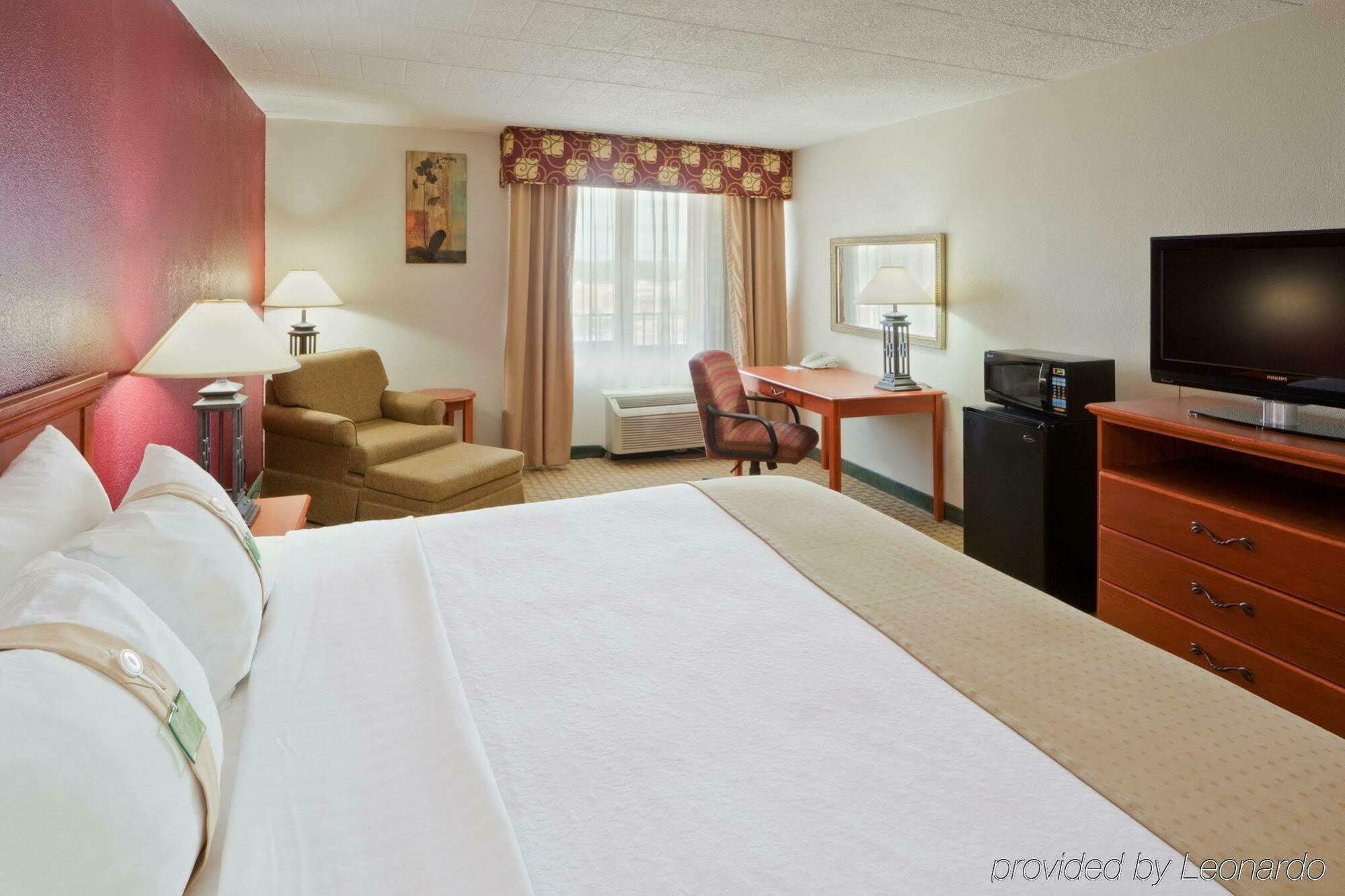Holiday Inn Express Aberdeen-Chesapeake House By Ihg Room photo